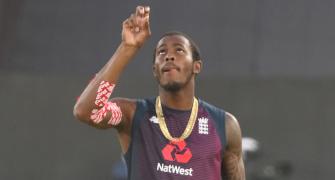 England's Archer to undergo surgery on right hand