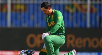 South Africa's de Kock takes the knee!
