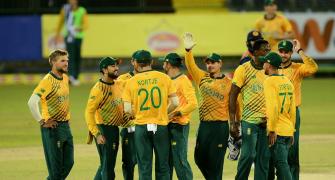 South Africa cruise past Sri Lanka in first T20I