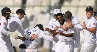3rd Test: England dismiss Pakistan for 304 on Day 1