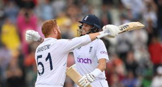 England out-bat India to pull off record chase