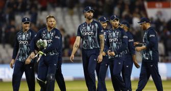 England maul South Africa in rain-hit second ODI