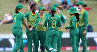 Women's WC: South Africa win thriller against NZ