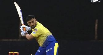 SEE: Dhoni Slams The Bowlers!