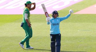 Women's WC: England crush SA; face Australia in final