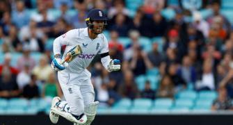 Foakes, Livingstone earn annual central ECB contracts