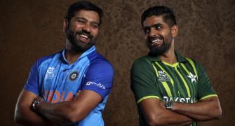 What do India, Pakistan players talk about?