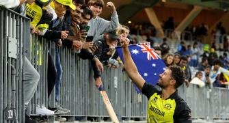 Marcus Stoinis hits fastest Australian T20I fifty