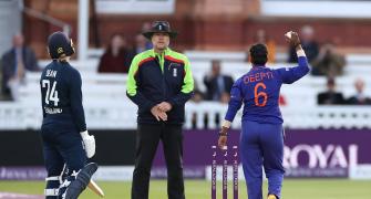 Dean's run-out perfectly legal, but opinion divided