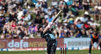 New Zealand score tense win over SL to bag T20 series