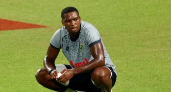 Ngidi sidelined; South Africa's bowling woes continue