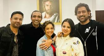 Dhoni's Night Out With Sania, Robin