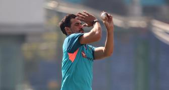 Starc 'on track' to bowl in second Test against India