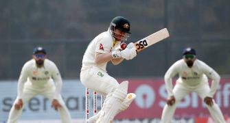 Warner to miss rest of second Test after head knock