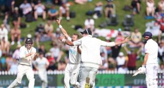 New Zealand stun England in thriller; level series 1-1