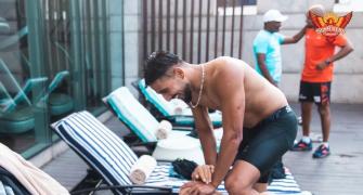 SEE: SRH Players Enjoy Pool Volleyball