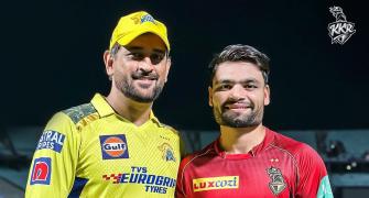 Dhoni's Special Gift For Rinku