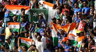 Fans queue up for tickets to India-Pakistan clash