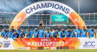 Siraj takes 6 as India destroy SL to win 8th Asia Cup