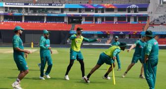 Pakistan cricket team overwhelmed by Indian fans' love