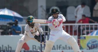 Mushfiqur leads B'desh to massive total vs Pakistan