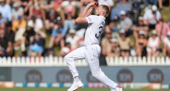 England take huge lead over NZ after Atkinson 'trick'