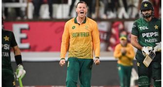 1st T20I: Linde stars as South Africa down Pakistan