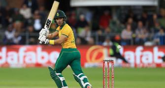 Hendricks ton steers SA to T20 series win over Pak