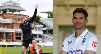 Can Anderson go past Warnie in farewell Test?