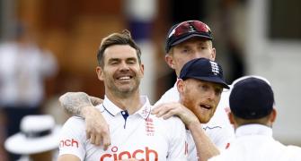 Windies goof up guard of honour for Anderson