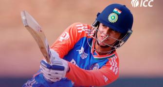 India crush B'desh to storm into Asia Cup final