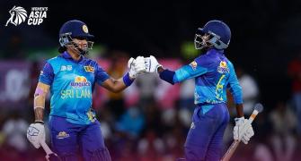 Sri Lanka pull off tense last ball win over Pakistan