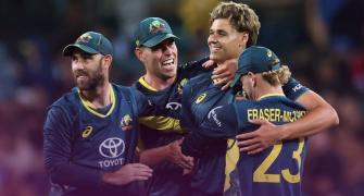 Johnson helps Australia clinch T20 series with Pak