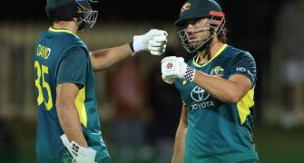 Stoinis powers Australia to series whitewash over Pak