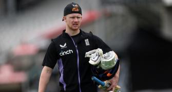 England wicketkeeper Cox ruled out of NZ Tests