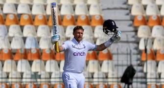 Root slams double century; England take lead