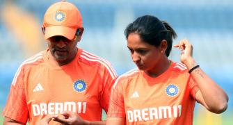 Coach Muzumdar frustrated with India women's fielding