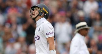 3rd Test: England subside to 325 all out before lunch