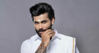 'Thalapathy' Jadeja Says Hello Chennai