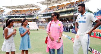 Ashwin's Daughters Celebrate Dad's 5-For