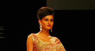 LFW: Indo-Mughal flavour from Shyamal and Bhumika