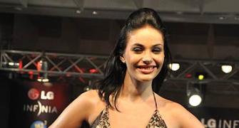Images: Hot beach babes scorch the Indian ramp!