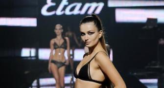 Images: Sensual lingerie shows in Paris!