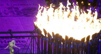 PICS: Sexy British supermodels bring Olympics to a close!