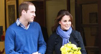 PICS: A glowing pregnant Kate leaves the hospital