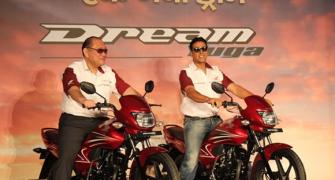 Will Akshay Kumar help Honda's Dream Yuga to the top spot?