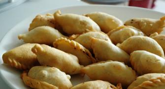 Healthier Diwali recipes: Gujjias, Chaklis and more!