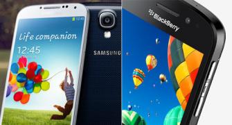 BlackBerry Q10 vs Samsung Galaxy S4