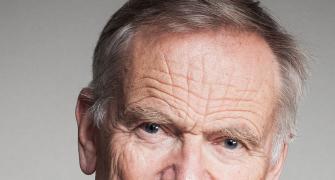 Chat with bestselling author Jeffrey Archer!
