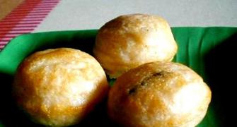 Recipe: How to make Paal Paniyaaram